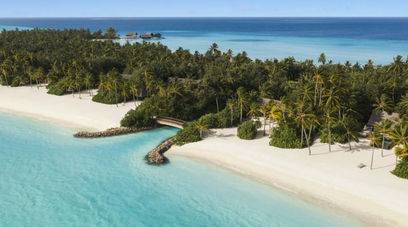 One&Only Reethi Rah, Maldives дети проживают бесплатно.