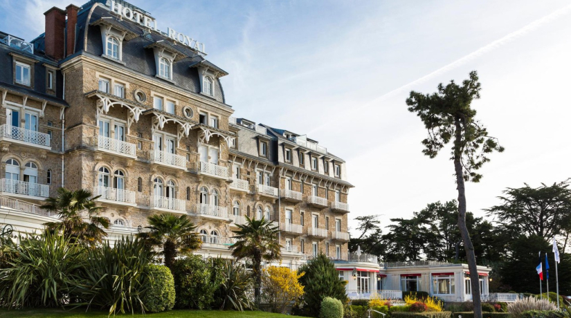 Hôtel Barrière Le Royal La Baule: для мам и для малышей