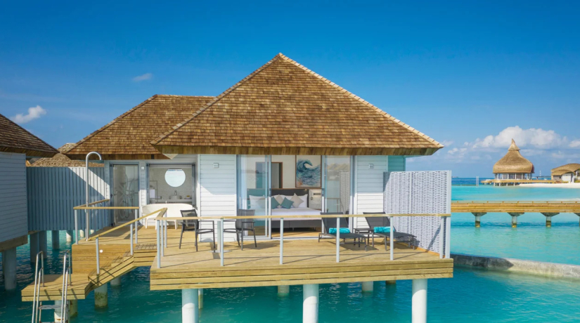 Outrigger Maldives Maafushivaru Resort: скидка 45% до конца октября 2024