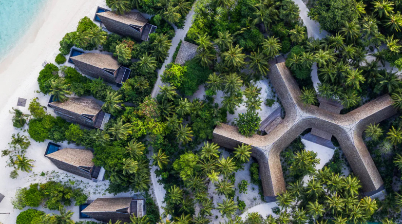 The St. Regis Maldives Vommuli Resort: новогодние праздничные мероприятия