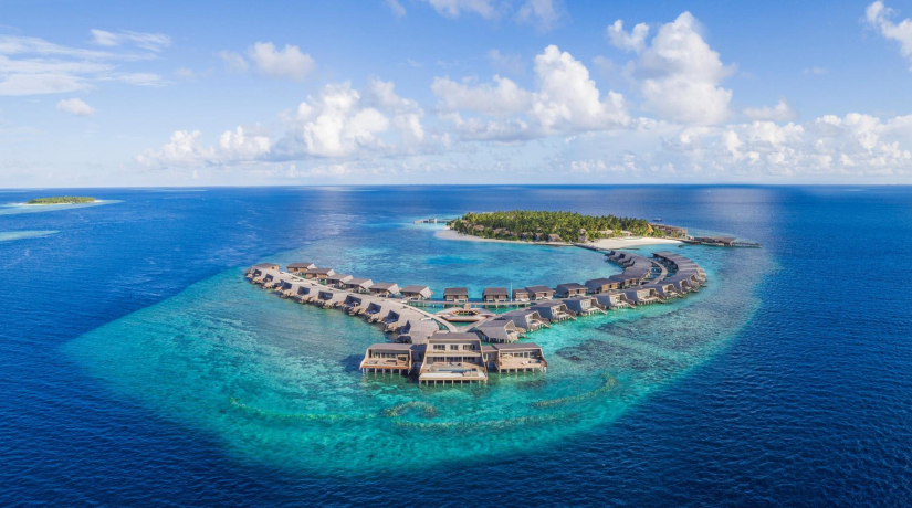 The St. Regis Maldives Vommuli Resort: спецпредложения до конца года