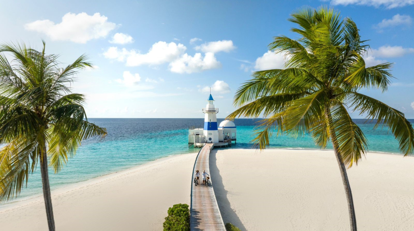 InterContinental Maldives: выгода 30 % и знакомство с доктором Браджем Радж Сингхом