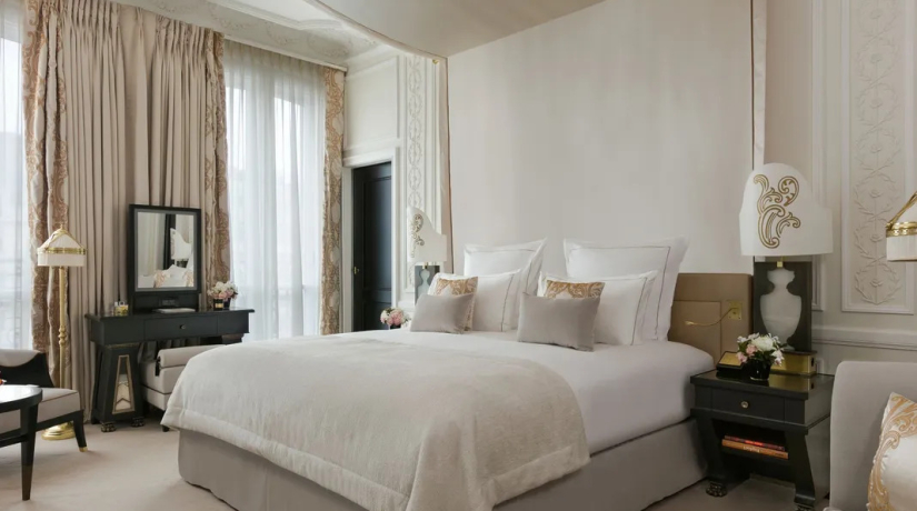 Hôtel Barrière Fouquet’s Paris: пиклбол, обновлённый спа-центр и семейное предложение