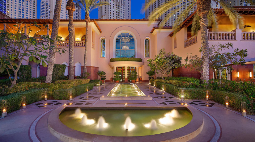 Ritz-Carlton Dubai: дети бесплатно + скидки до 60% в январе