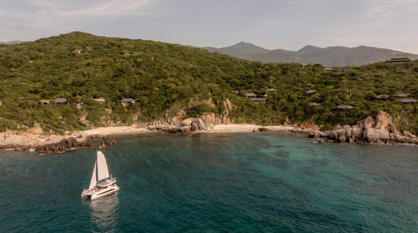 Катамаран Amanoi: новый круиз по изумрудному заливу Винь-Хи