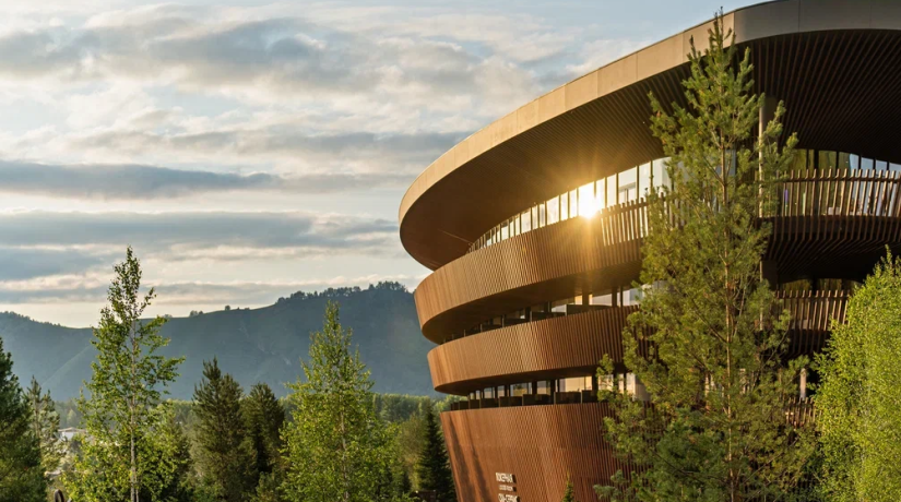 Всесезонный горный курорт «Манжерок»: акция «4 по цене 3»