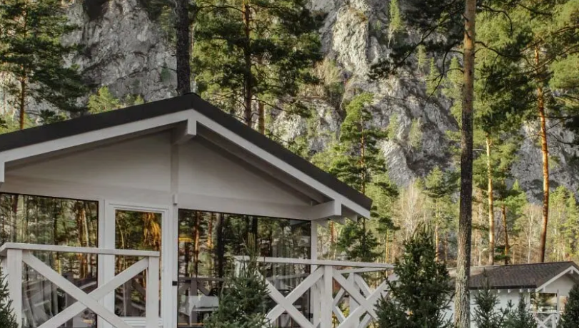 Бутик-отель «Шамбала»: экоотдых на берегу Катуни с батлер-сервисом и доступом в Altai Palace