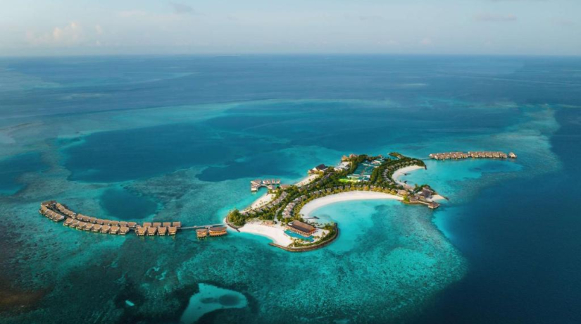 Hilton Maldives Amingiri Resort & Spa: скидка 20 %, бесплатные полупансион и проживание для детей до 12 лет, новый план All Inclusive
