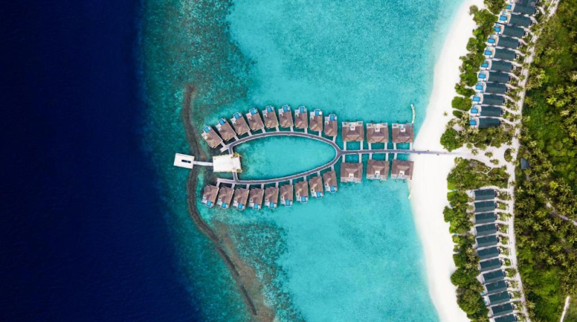 Furaveri Maldives: скидки до 35%, бесплатный гидросамолёт, плавучий завтрак и апгрейд до Premium All Inclusive