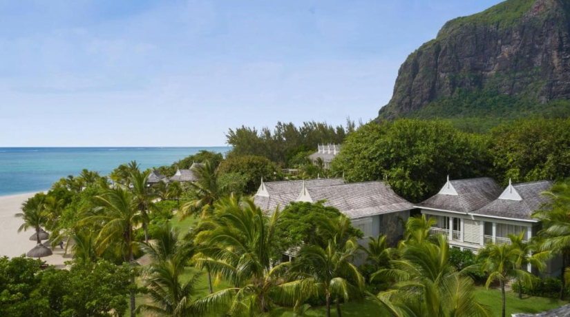 The St. Regis Le Morne: скидки до 35%, полупансион в подарок и роскошь у подножия горы Ле-Морн